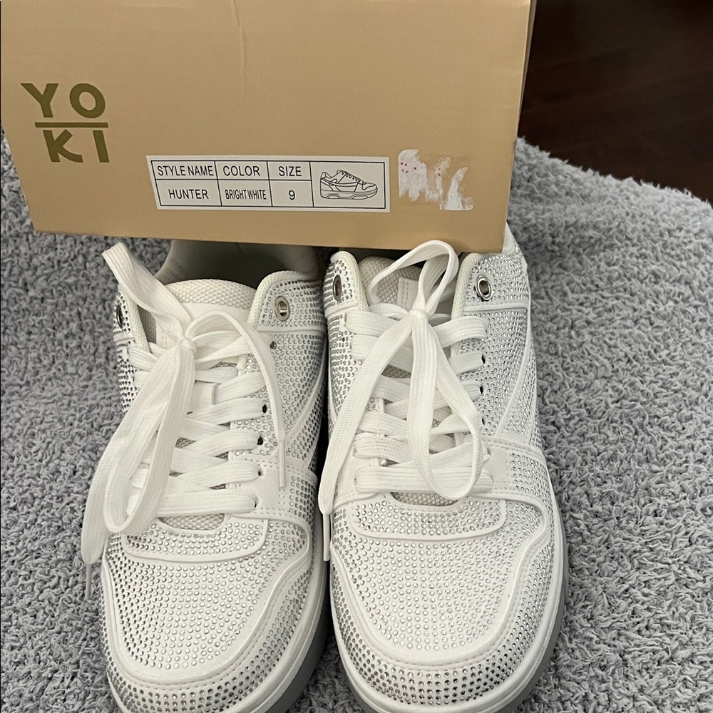 Yoki Bright White Lace-Up Sneakers